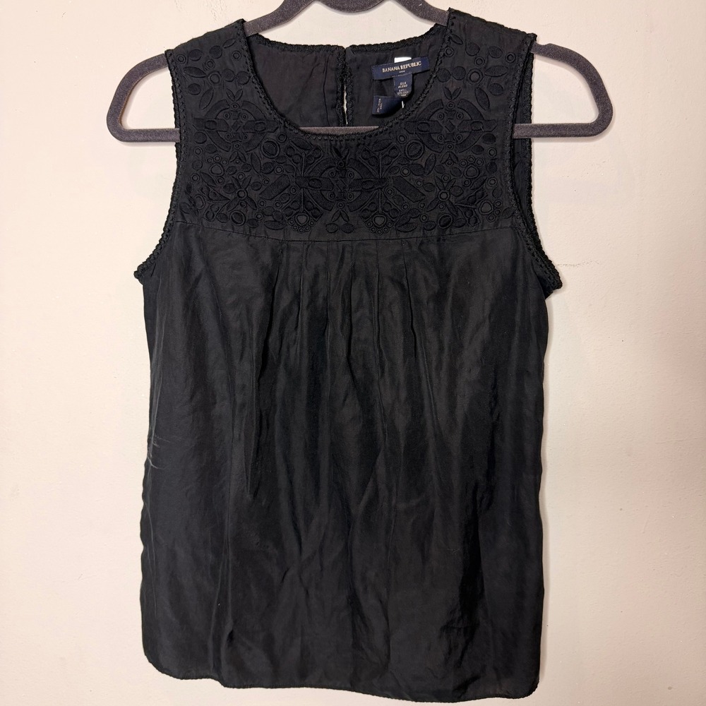 Banana Republic Blouse Womens Small Black Silk Blend Embroidered Sleeveless Top